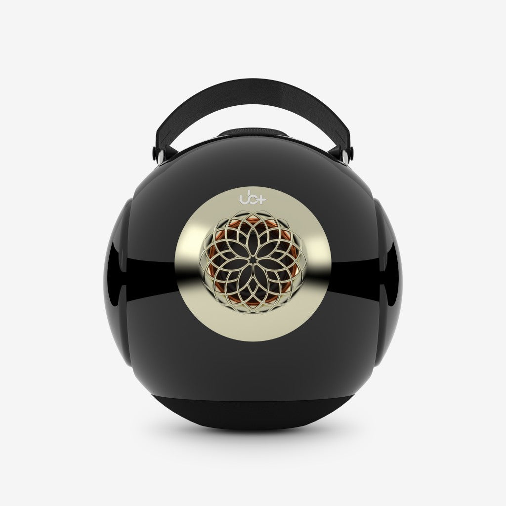 Outdoor & Travel Speakers: What to Look For (Battery, Waterproof, Bass)