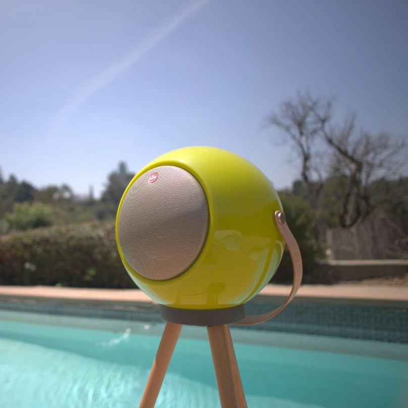 ub plus s2 alphorn round portable bluetooth speaker on a tripod stand